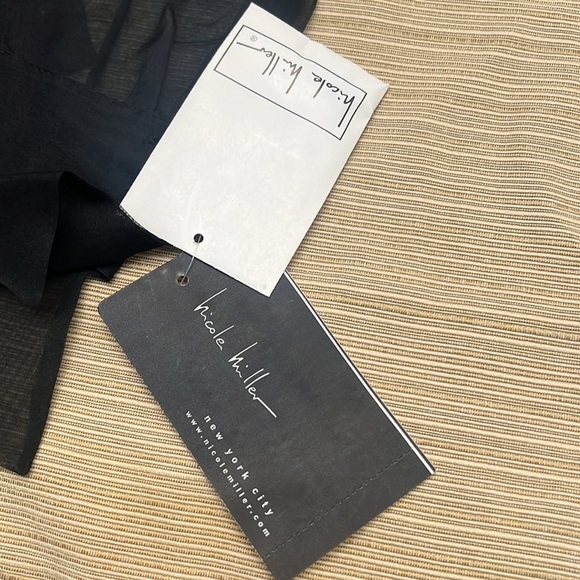 Nicole Miller black top 100% Silk Size 8 black Ripped top see through style top - Picture 5 of 12